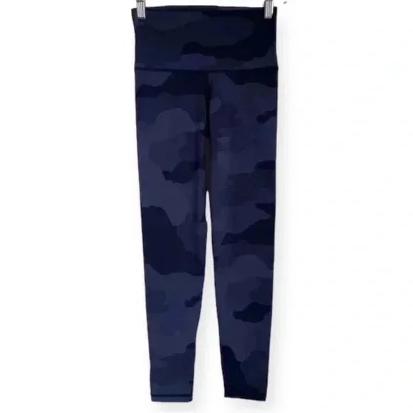 aerie Pants - Aerie Chill Play Move Camo Leggings small